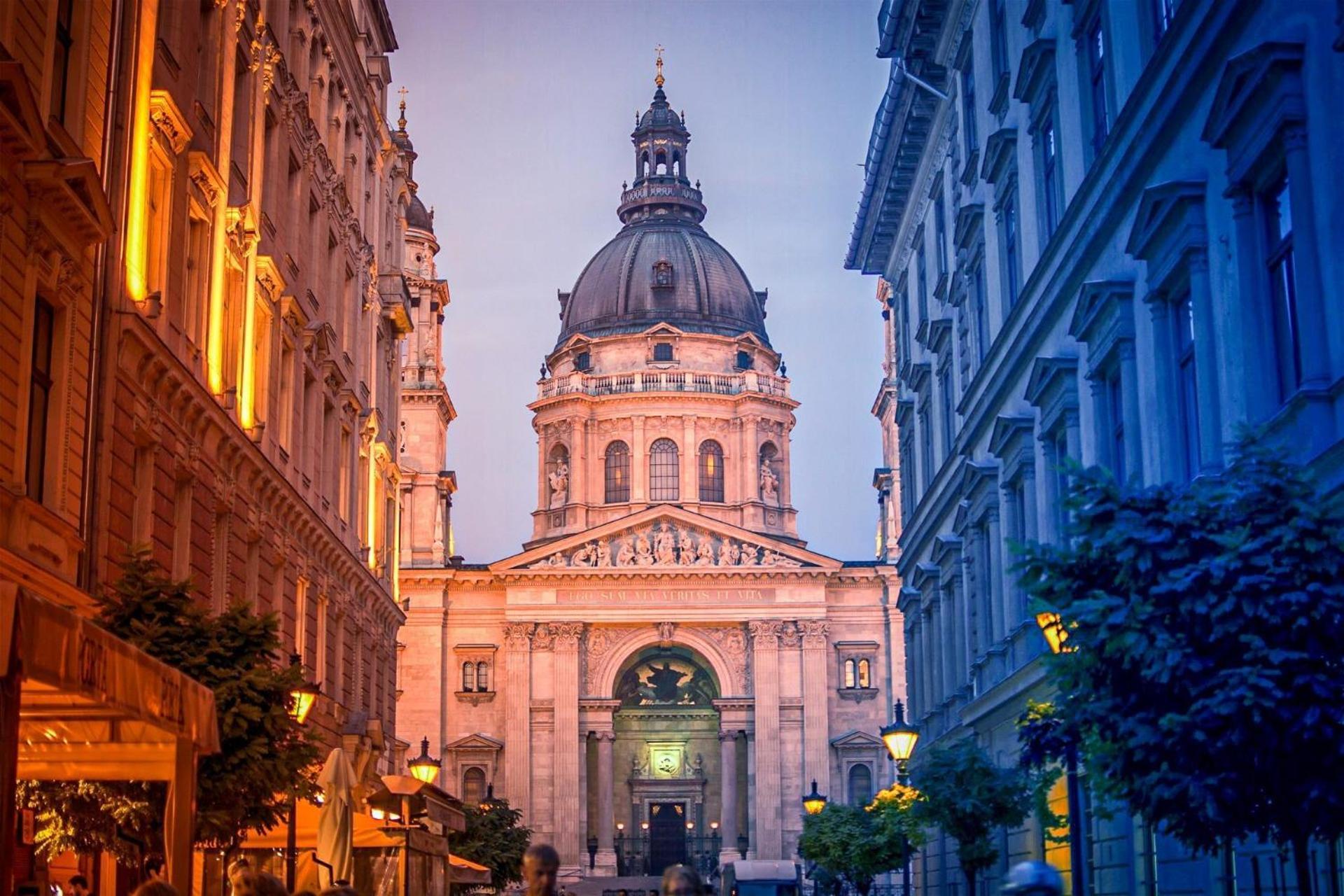 Experience Nightlife Right Next To Szimpla Kert Apartment Budapest
