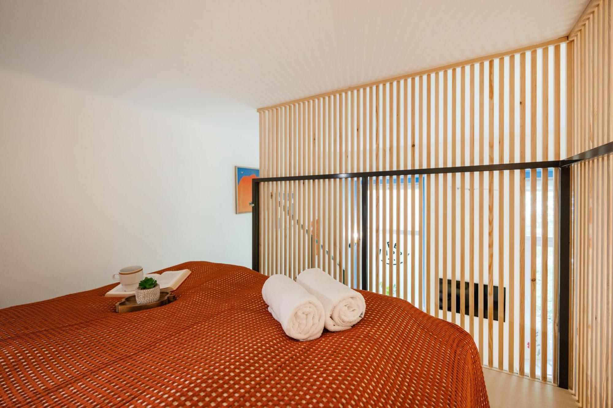Art Lovers Loft-Garden View 3Br 2Ba Central Gem Budapest